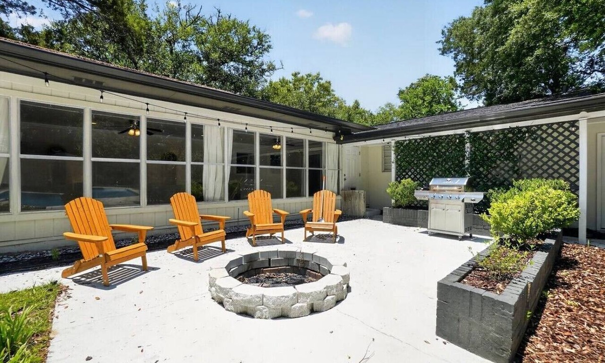Mary Esther House | 5BR Pool Home Near Beaches | Pet-Friendly + BBQ