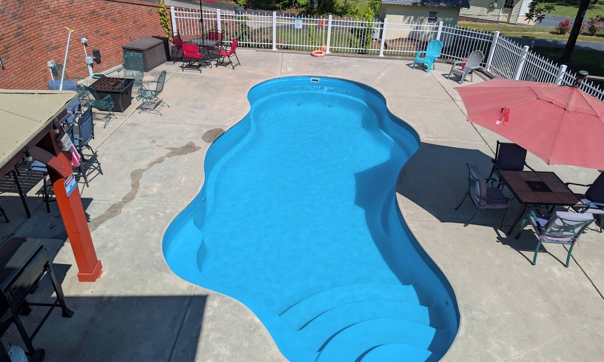Cleveland Other | 7 Acres Entertainment-Ready with Private Swimming Pool