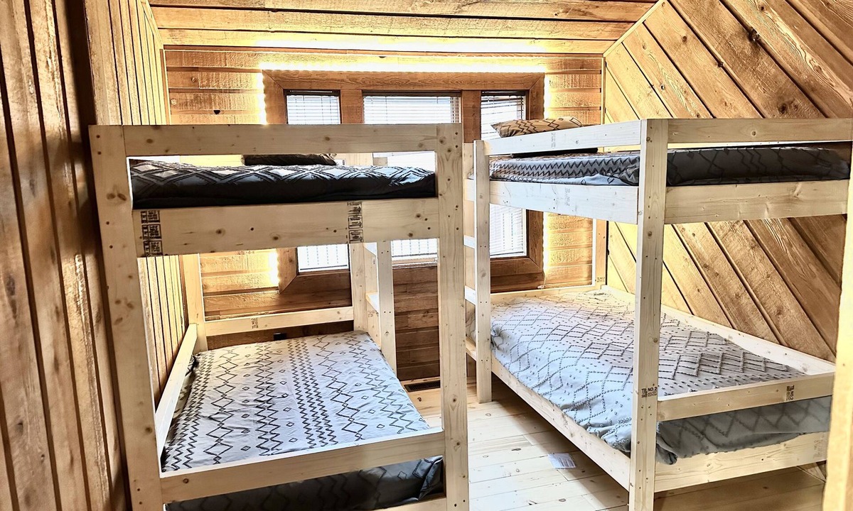 Campobello House | 7 BR Bunk House in Cozy Campobello Sleeps 28