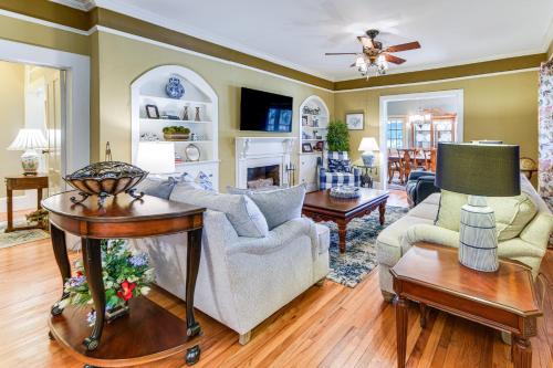 Thomaston House | 7 Mi to Sprewell Bluff Park: Home w/Patio & Yard!