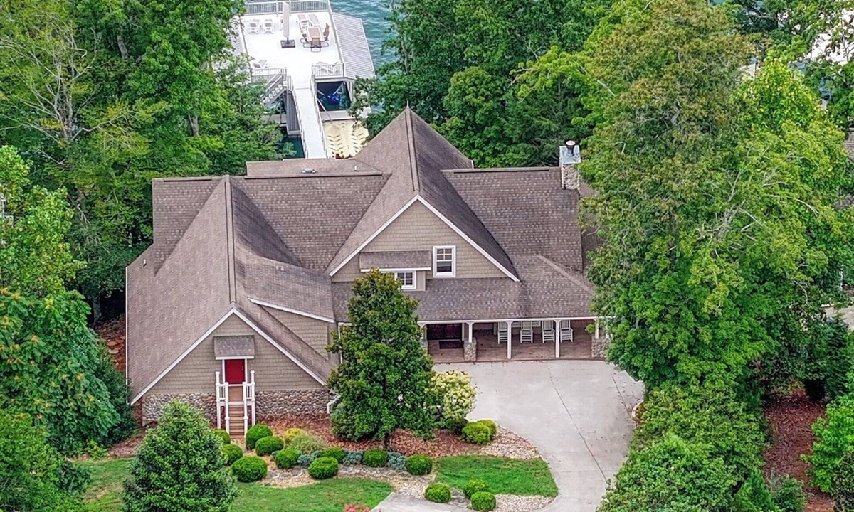 Big Creek House | 7BR/8BA Lakefront Norris-Private Dock & Views