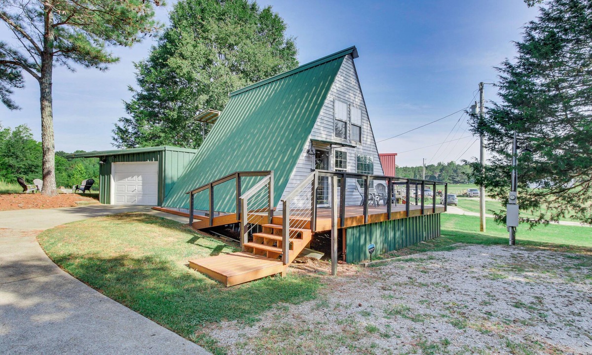 Florence House | A-Frame Home ~ 6 Mi to Tennessee River!