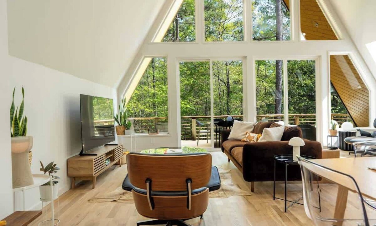 Young Harris Cabin | A-Way Frame Designer MTN Cabin Pool Access