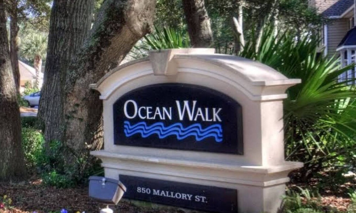 Demere Park Condo | A8 Ocean Walk - 1 bed 1 bath beautiful street view, steps to heated pool.