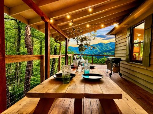 Franklin House | Above the Clouds Cabin