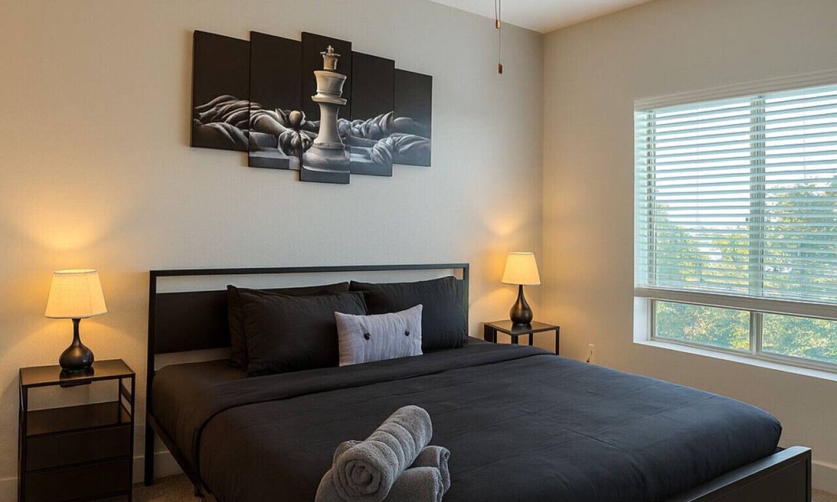 Glen Iris Apartment | 🎓Across from UAB | Spacious 2BR Retreat 3a