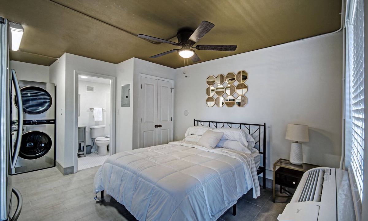 Downtown Jackson Apartment | Admiral Benbow # 247