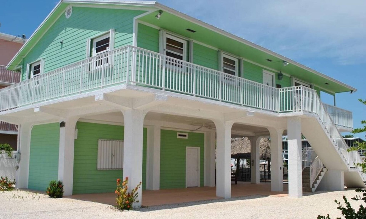 Sunshine Estates House | Adorable canal front Pool Home in Plantation Key