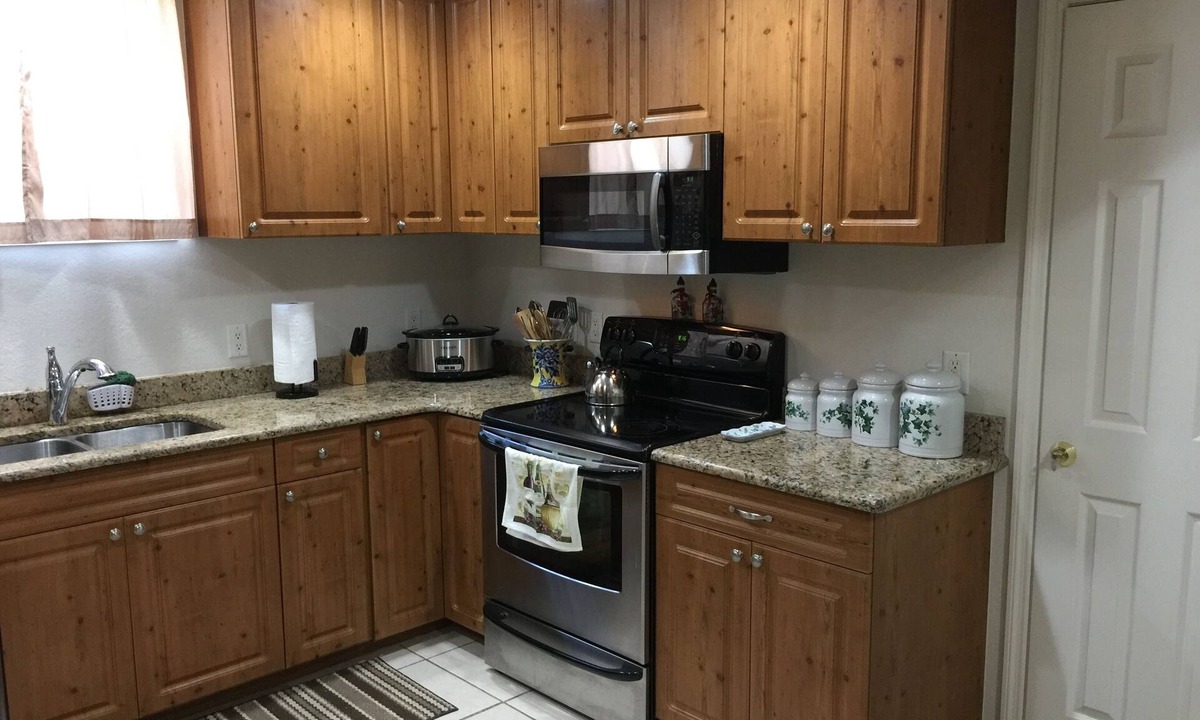 Englewood Villa | Affordable, Centric and Close to beaches.