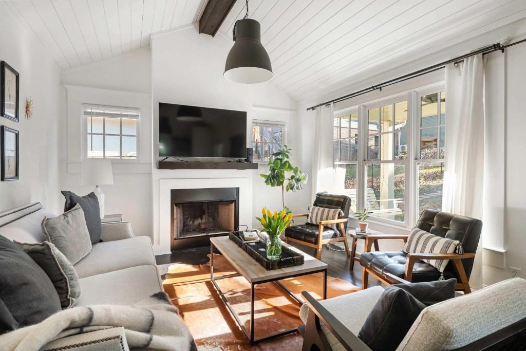 Inman Park Apartment | Aim High