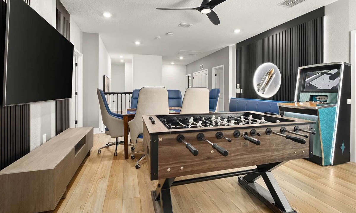 Florida Center House | Amazeballs Abode | Out of this world I-Drive estate w theater, arcades, spa pool