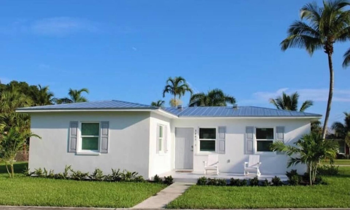Hobe Sound House | Amazing 2/2 in Zeus Park - 1 mile to the beach