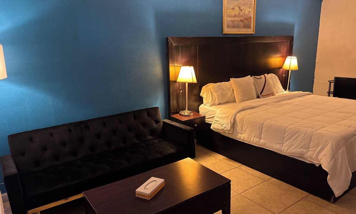 Brinkley Hotel | Americas Best Value Inn Brinkley