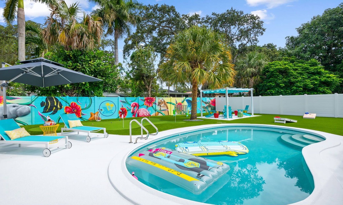 Edgewood House | AskMeFor25%OffJuneSpecial FIFA20Mins Pool MiniGolf FLL CruisePort PetFriendly