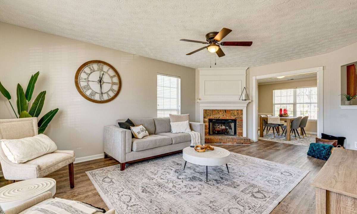 Clarkdale House | Austell Home Near Six Flags w Yard & Fireplace