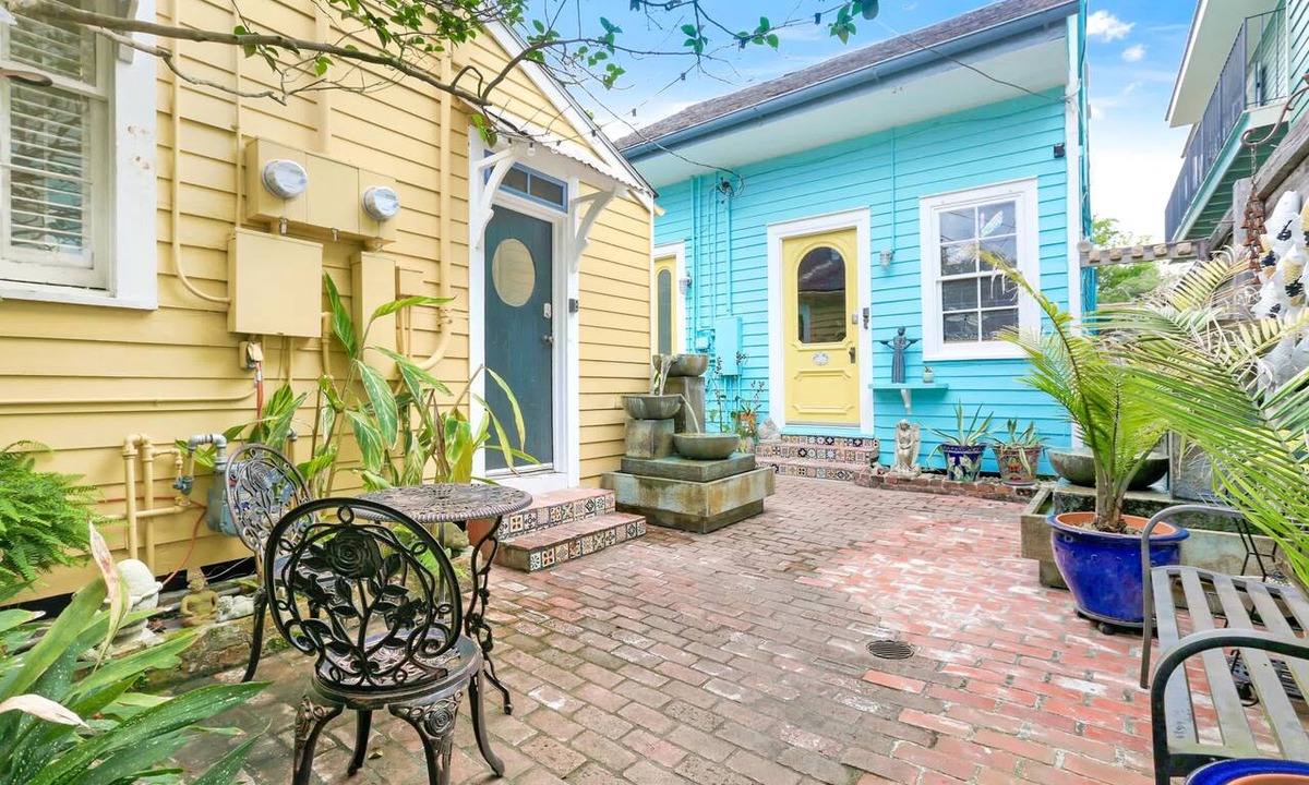 Faubourg Marigny Hotel | B &W Courtyards Inn - Private reservation for 6 rooms
