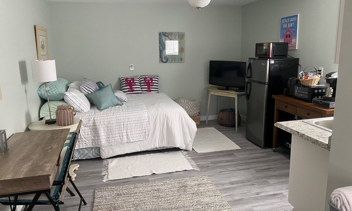 Lake Worth Corridor House | Banana Beach Cottage