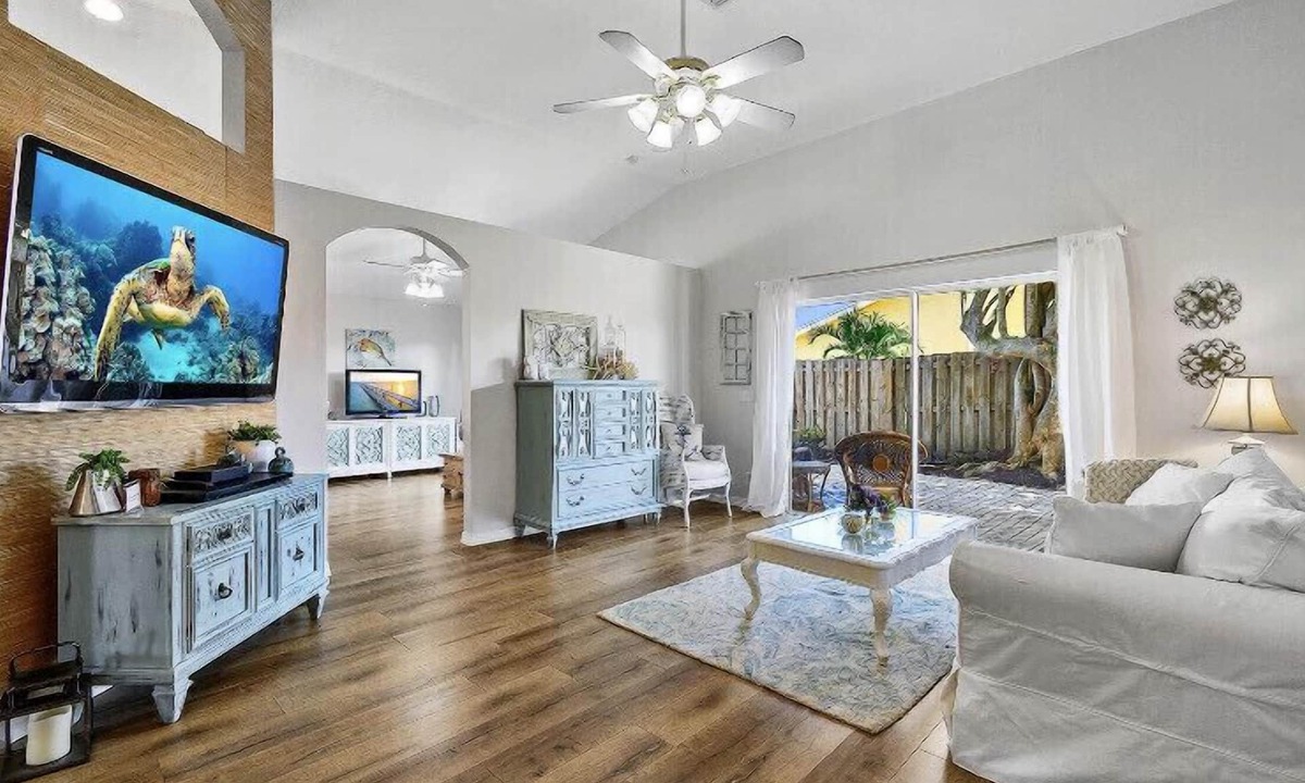 North Palm Beach Heights House | Baseball, Beaches, Golf and Sunshine in Jupiter, Florida