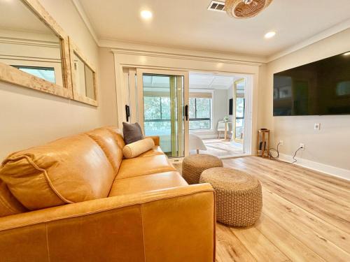 Niceville Apartment | Bay-front Condo near Gulf - Elegant and Private Stay - Penthouse with Elevator