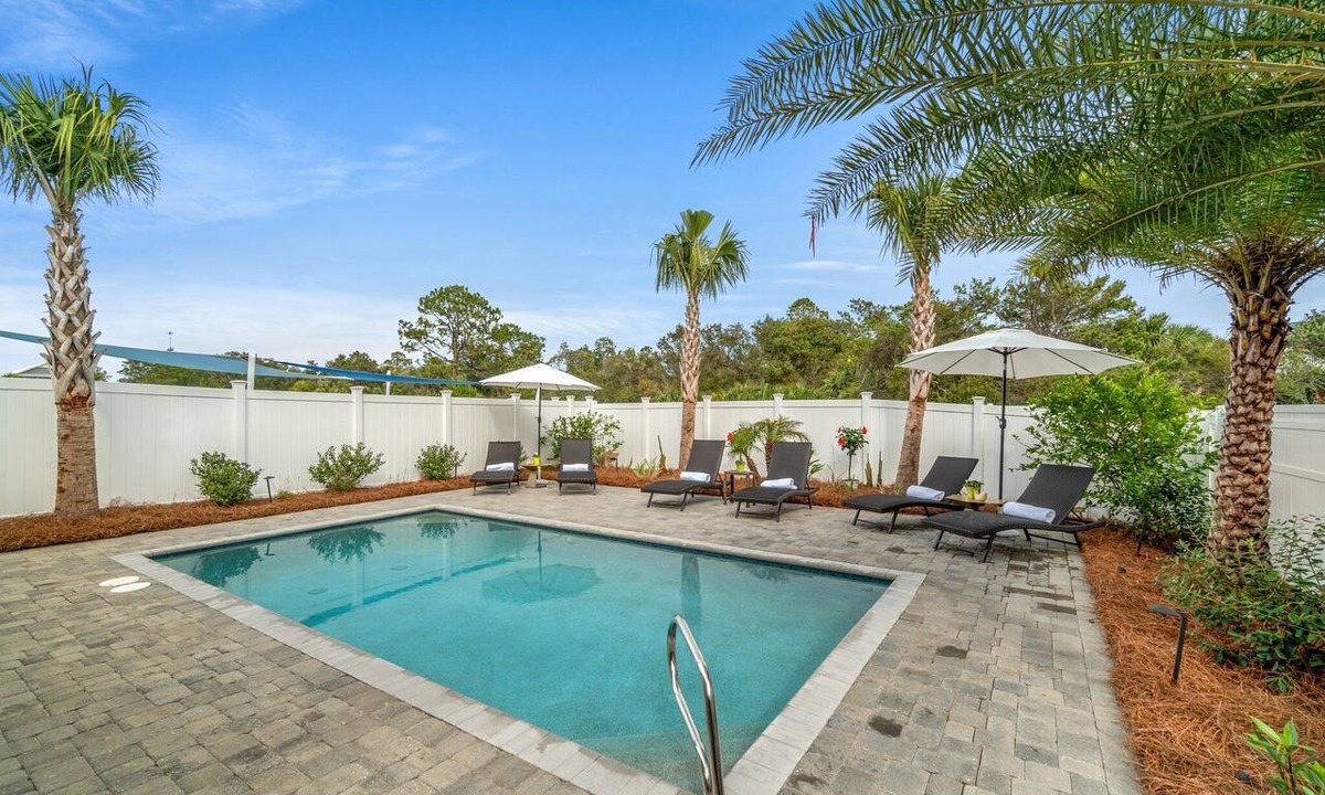 West Panama City Beach House | Beach 3 min walk, west end PCB ,sleeps 15. Message for specials.