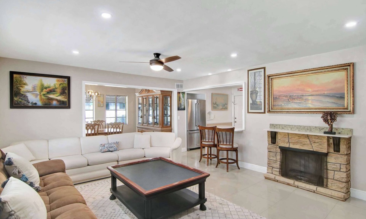 Riviera Beach House | Beach-Anchor Palms | Your Next W. Palm Beach Stay!