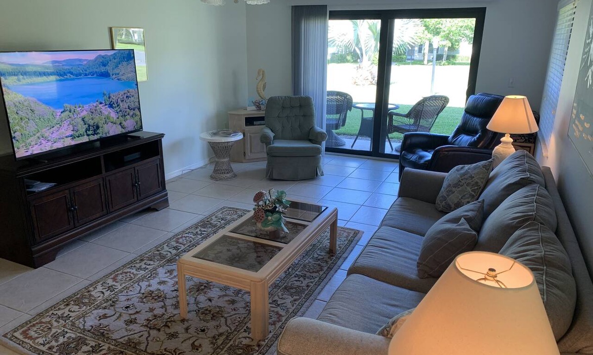Central Beach Condo | Beach condo a block away from the Beach, Boardwalk, and Jaycee Park.