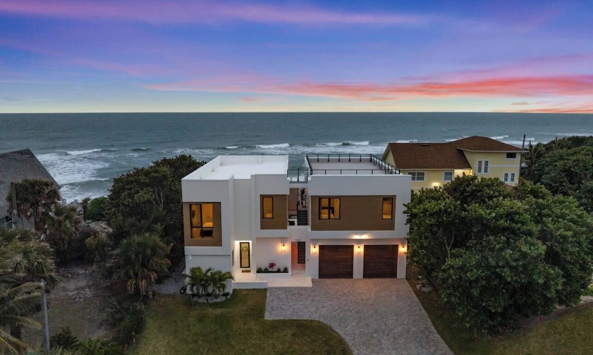 New Melbourne Beach House | Beachfront Luxe Escape | Pool, Rooftop Deck & Direct Shoreline Access