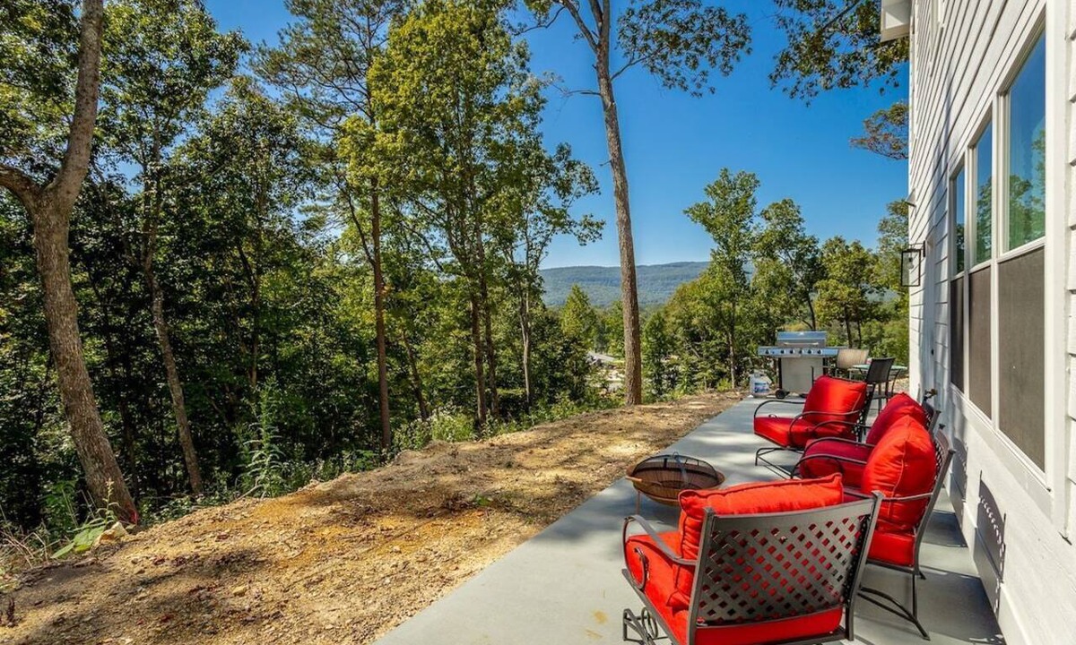 Chattanooga Valley Apartment | Bear Cottage - Cozy Basement Apartment w/views!