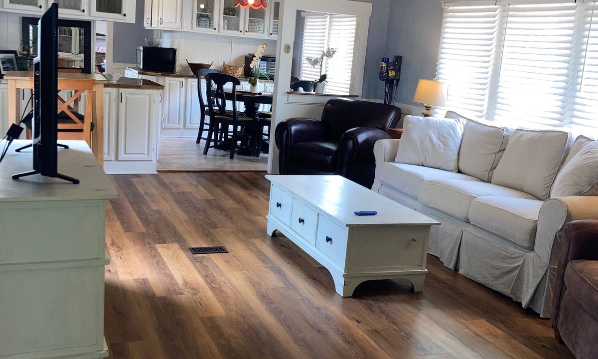 Burton House | Beaufort SC Newly Renovated 2 Bedroom 2 Bath Sleeps 6