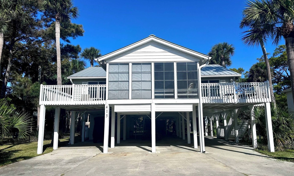 Edisto Island House | Beautiful 4 bedroom/2 bath family & pet friendly home 600 feet from the beach