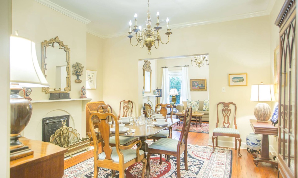 Historic Downtown Savannah House | Beautiful Home Overlooking Chatham Square w/Parking by Lucky Savannah