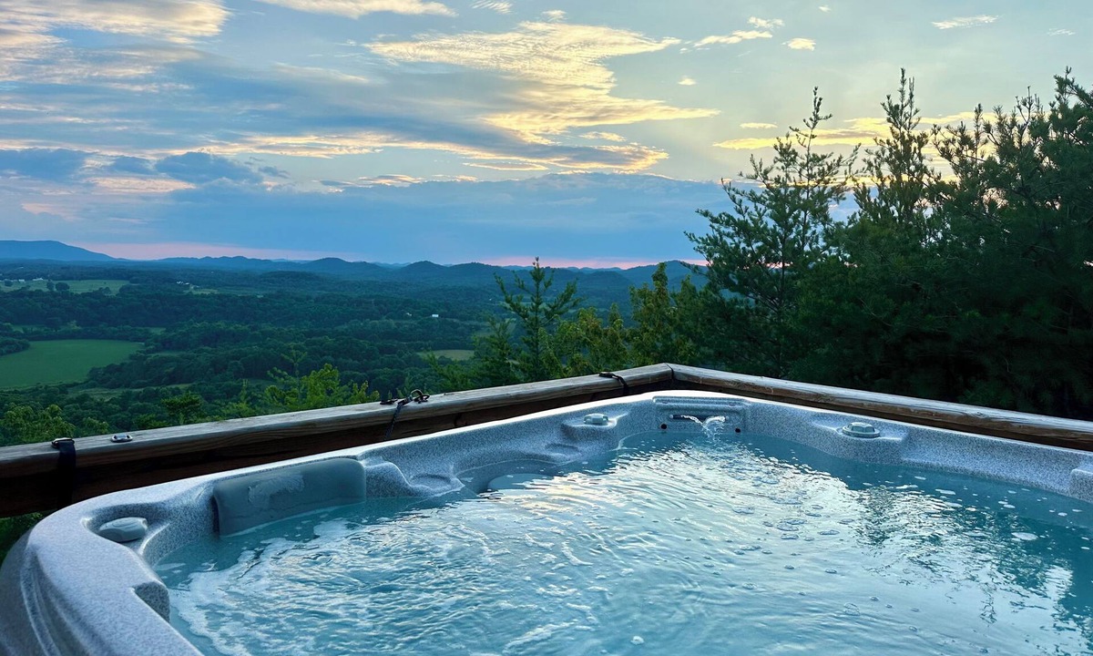 Tellico Plains Cabin | Beautiful mountain top cabin with the best 180º view in Tellico Plains!