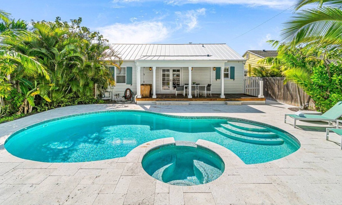 Parrot Cove House | Beautiful remodeled home with pool and spa, 1 mile to the beach!