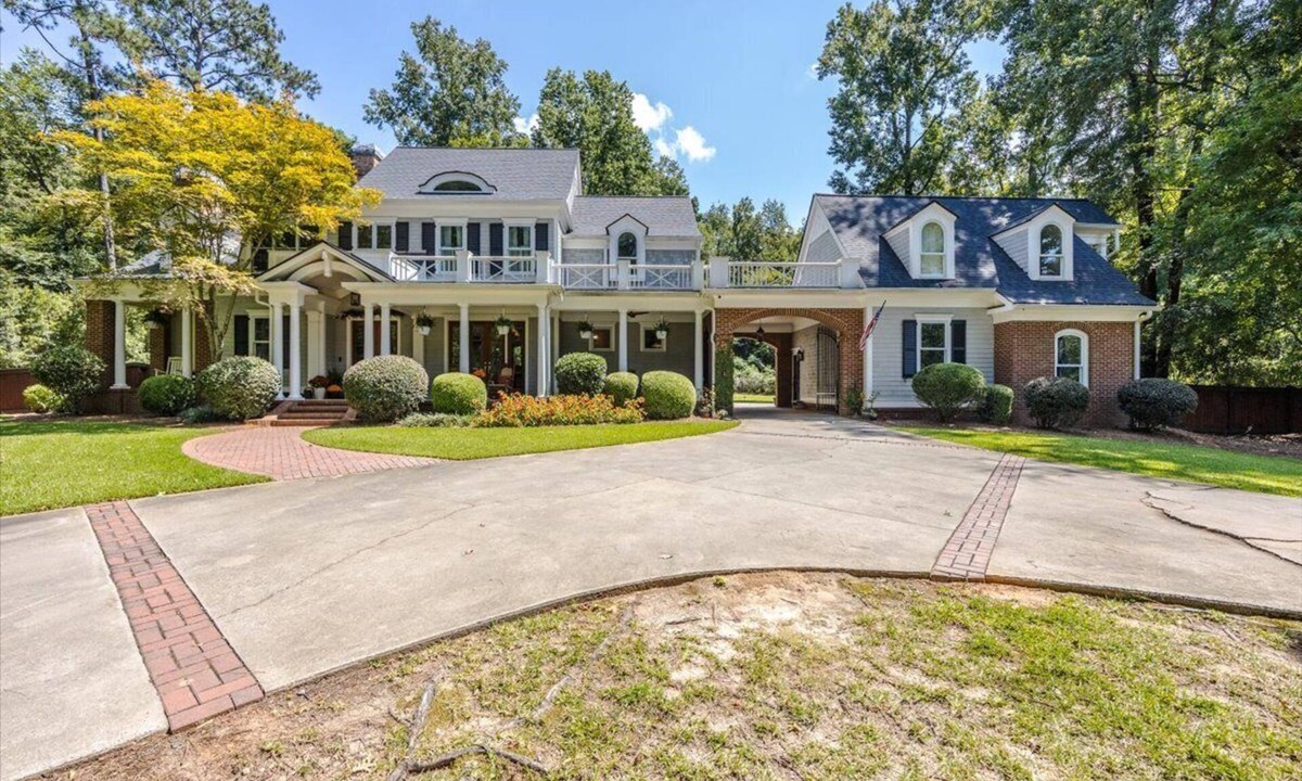 Macon House | Beautiful Southern Living Magazine Home in North Macon
