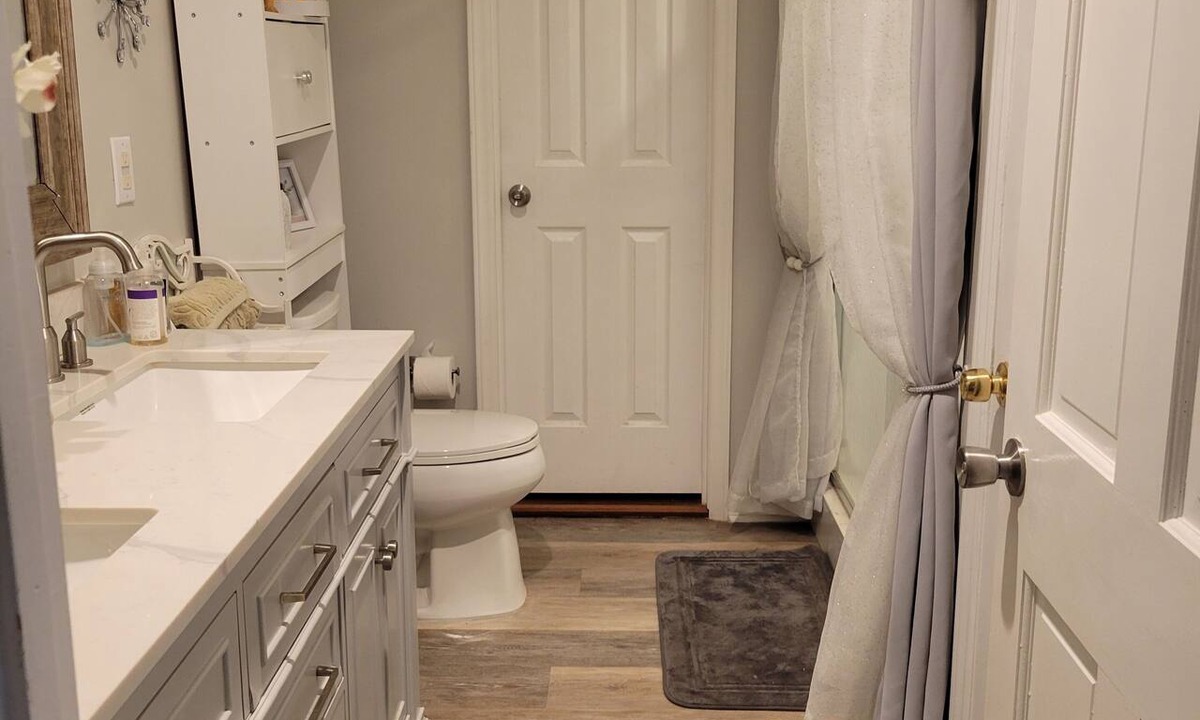 Forest City House | BEAUTIFUL VACATION HOME 2-bedroom and 1 bathroom