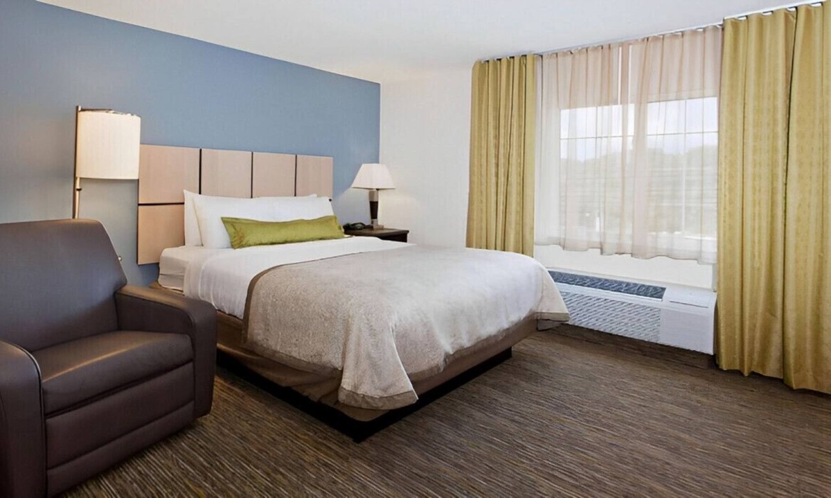 Gwinnett Place House | Beautifully Designed Suite! W/ BBQ Facilities