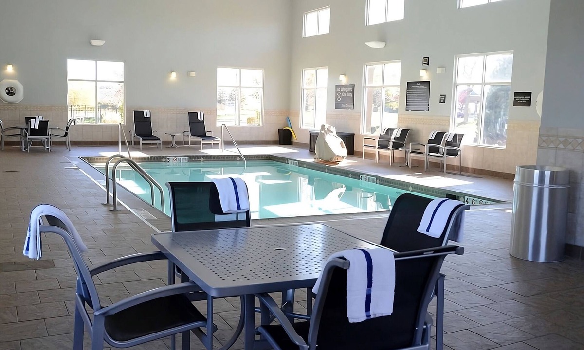 Athens Hotel | Best Place to Unwind! Free Breakfast, Indoor Pool, Pets Allowed, Free Parking!