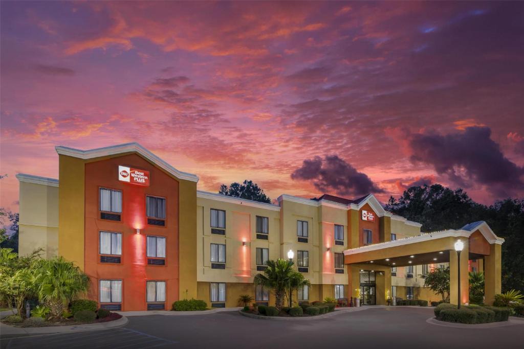 Richmond Hill Hotel | Best Western Plus Richmond Hill Inn