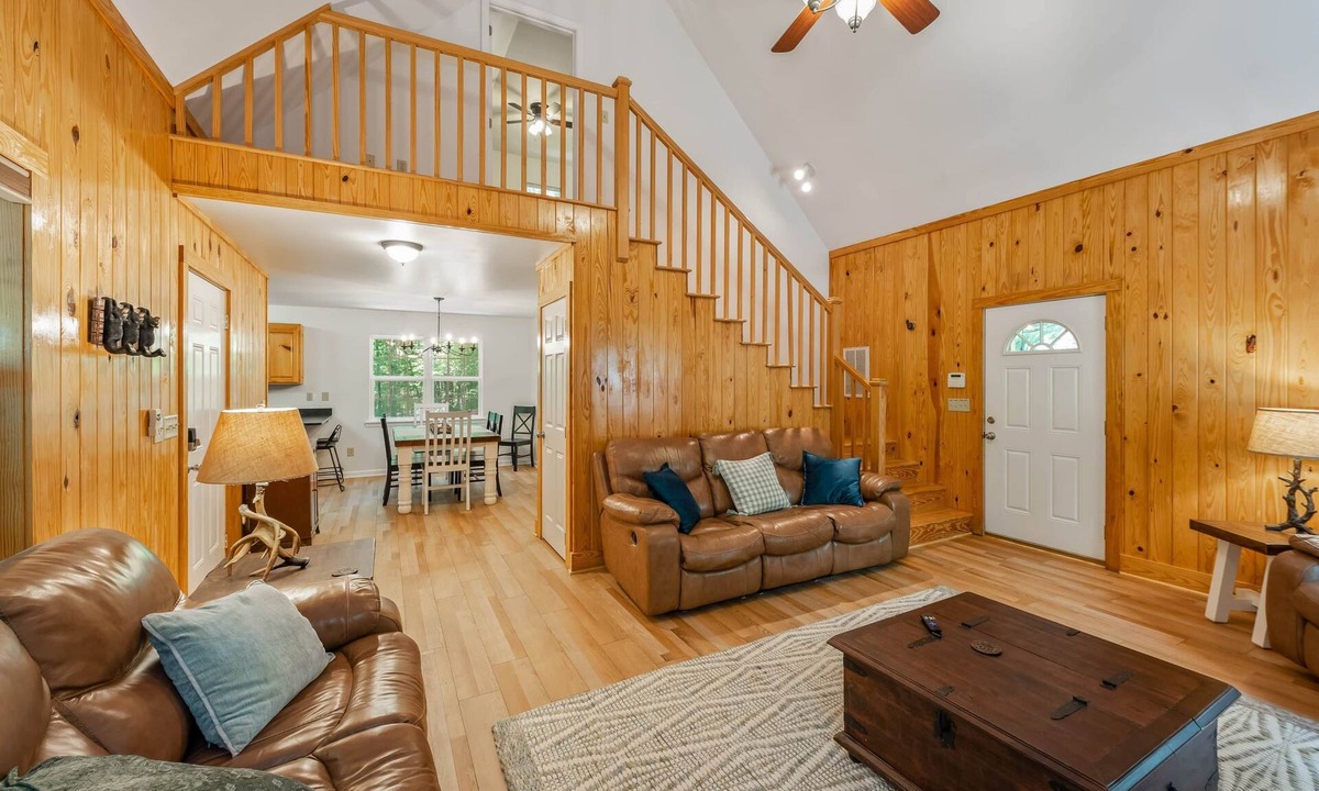 Mentone House | BIG-3BR/3BA+HotTub+Game Room+FirePit+Great Location