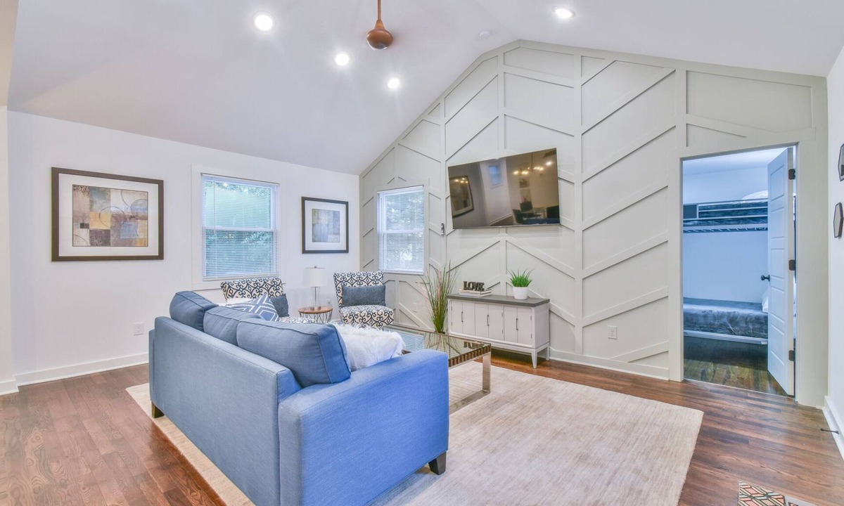 Belvedere Park Cottage | Big Backyard Bungalow