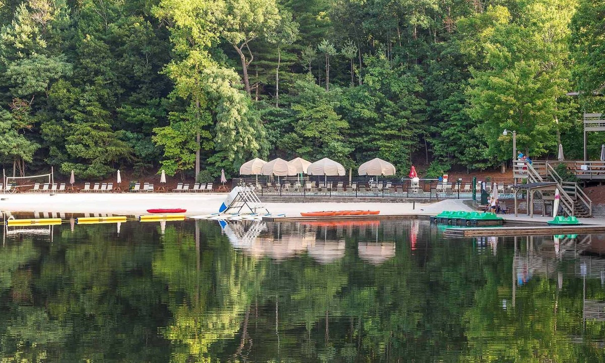 Big Canoe Cabin | Big Canoe Mountain Cabin Near Golf, Lakes, Beaches, pools & Hiking Trails