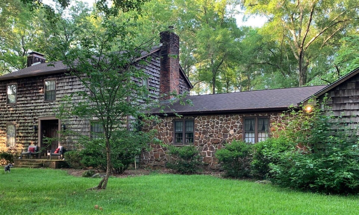 Pheba House | Big home Reunions Business Trips MSU Events Lakefront 2.5 miles to Starkville