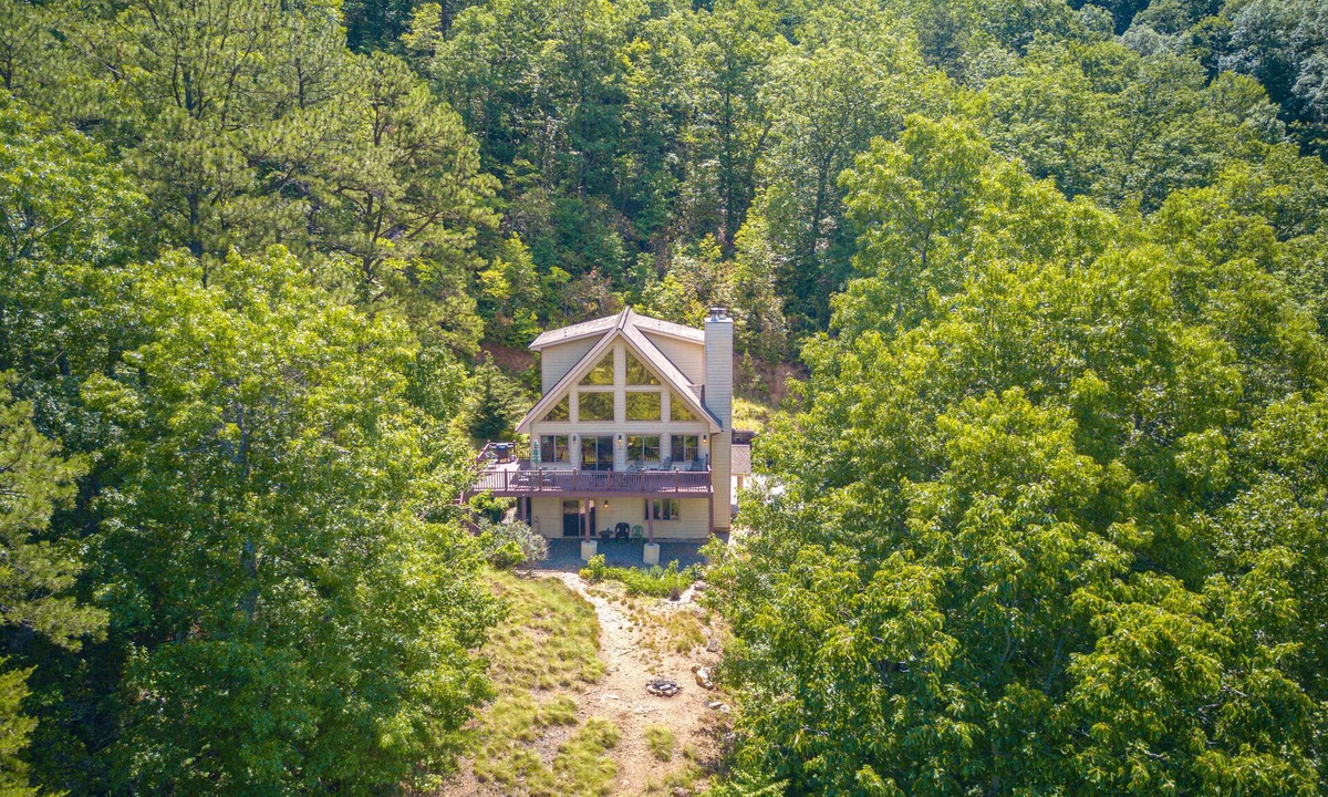 Canton Cabin | Blue Ridge Mountain dream cabin with wraparound deck and big views