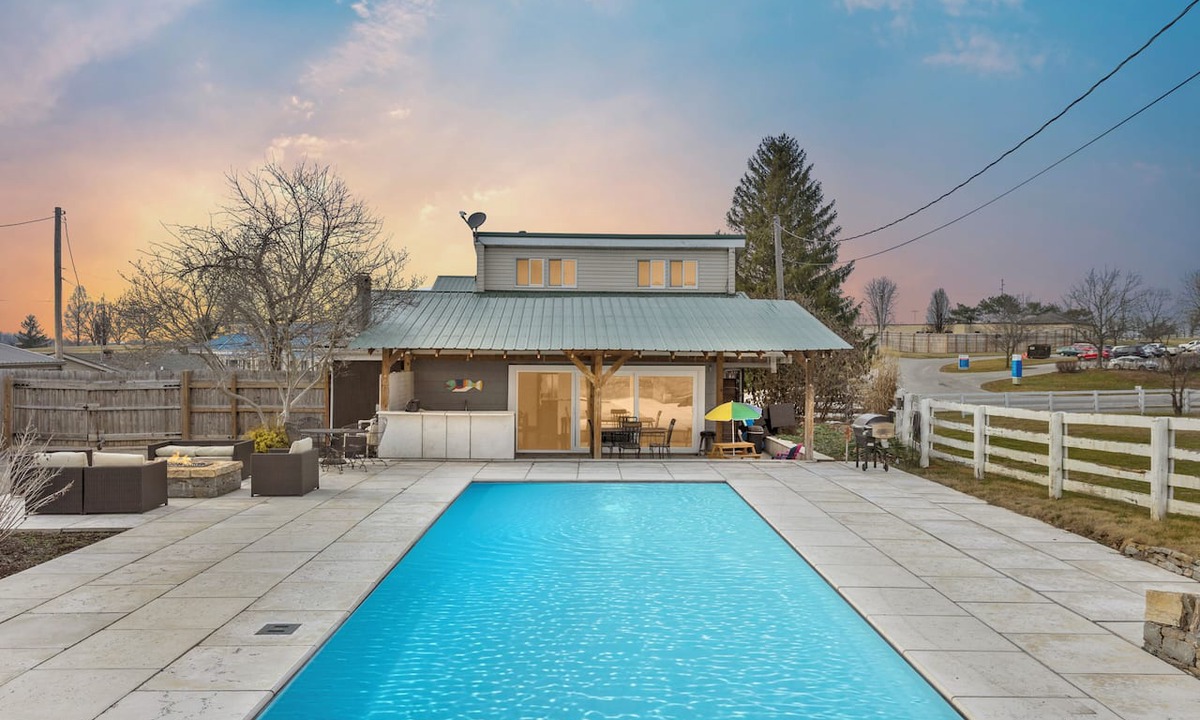 Paris House | Bluegrass Bourbon Retreat/Pool/Downtown Paris