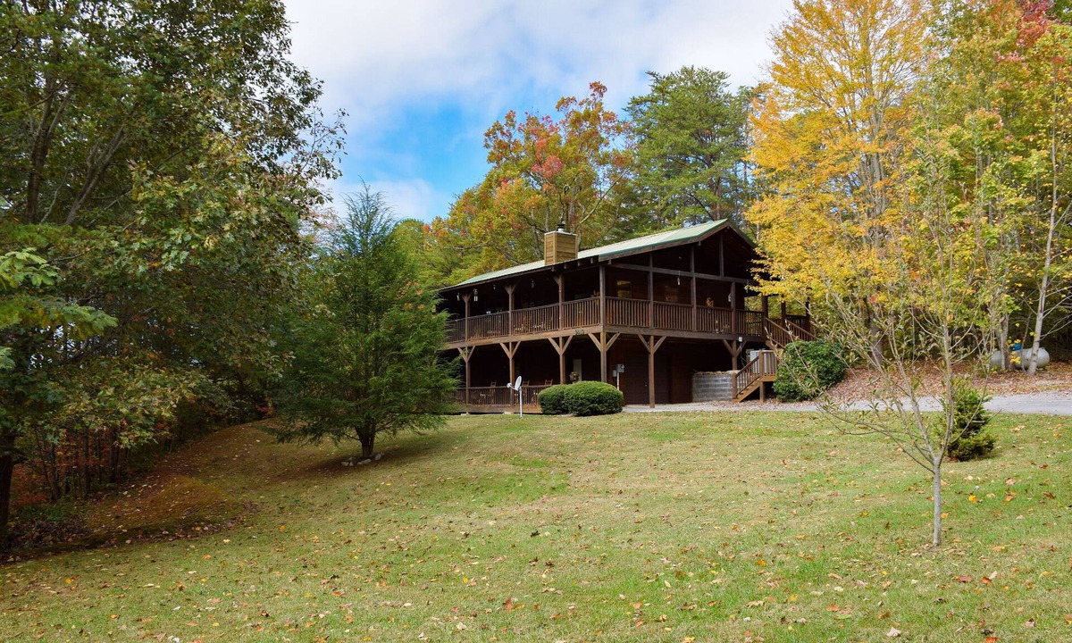 Wears Valley Cabin | Boundary Haven - Great New Hot Tub, Firepit In Beautiful Wears Valley Bordering National Park!