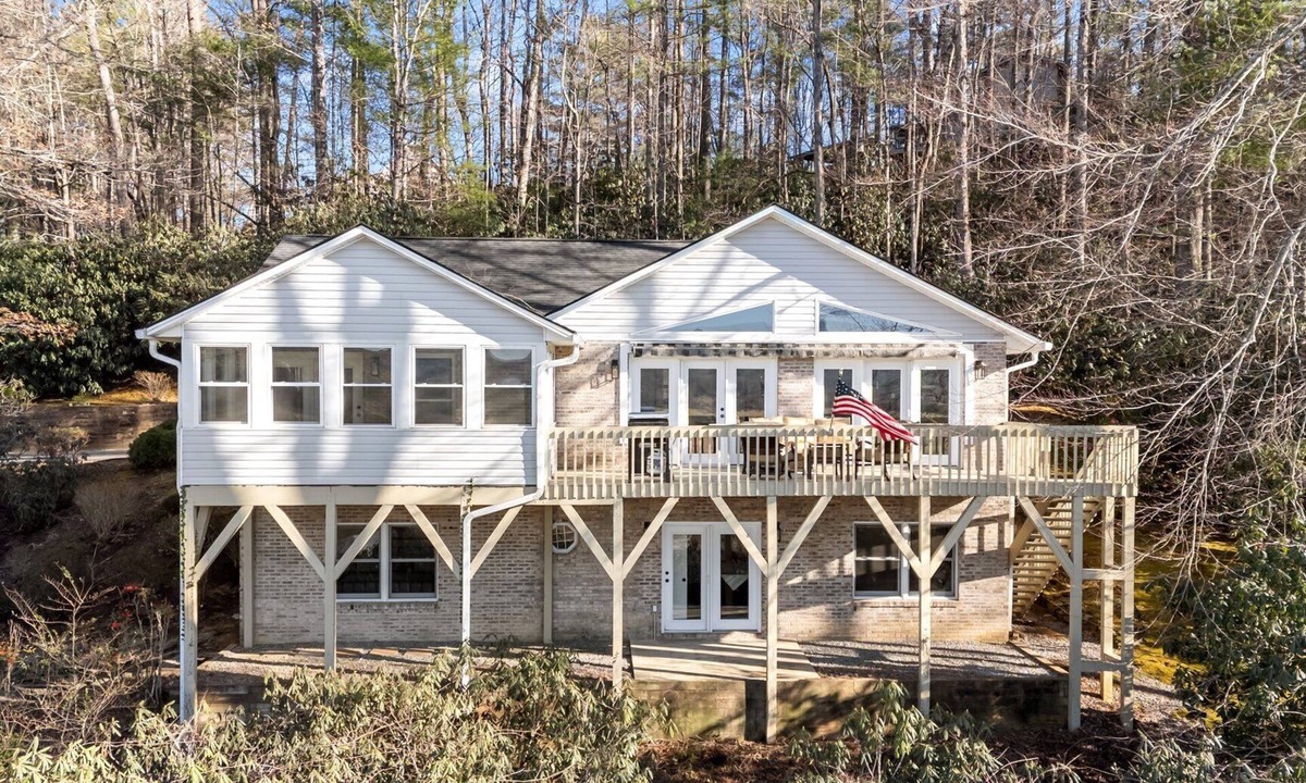 Pisgah Forest House | Brevard Mountain View Villla