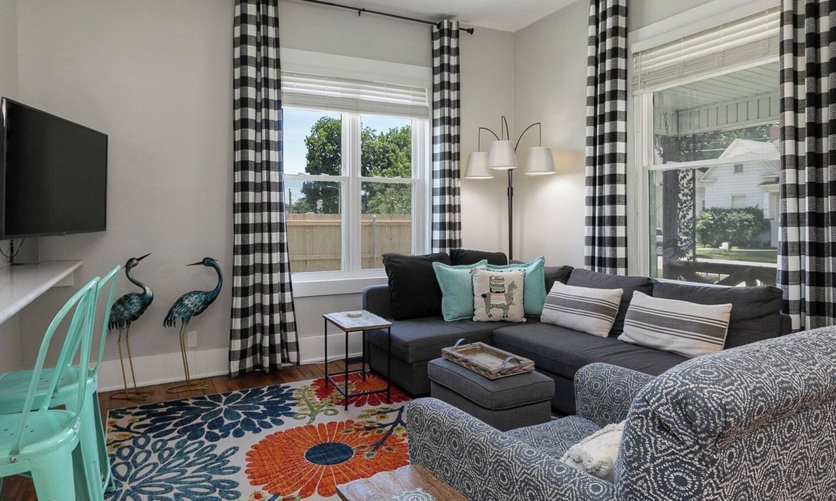Springfield House | Bright & Beautiful Turn-of-the-Century Modern Home
