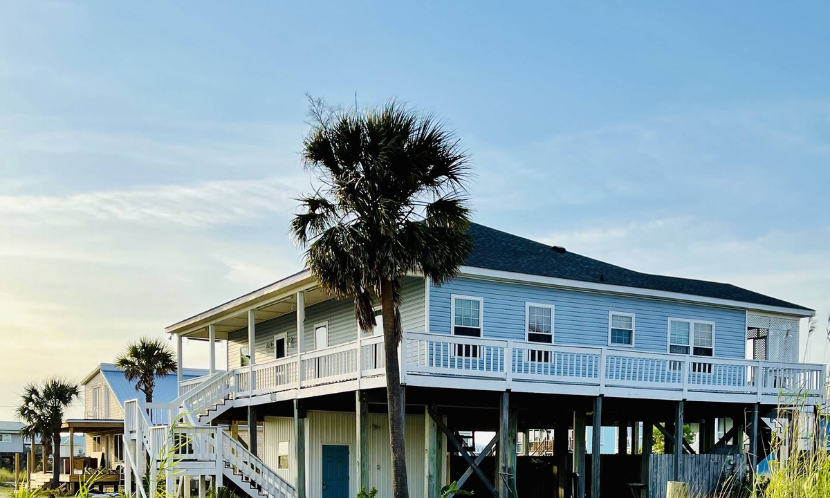 Dauphin Island House | Bright Dauphin Island Home with unobstructed Gulf view out the front door!