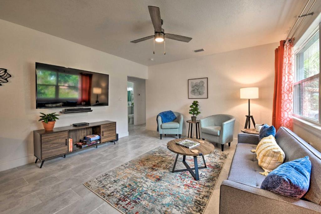 Florida South Atlantic Coast House | Bright, Pet-Friendly Retreat in Avon Park!