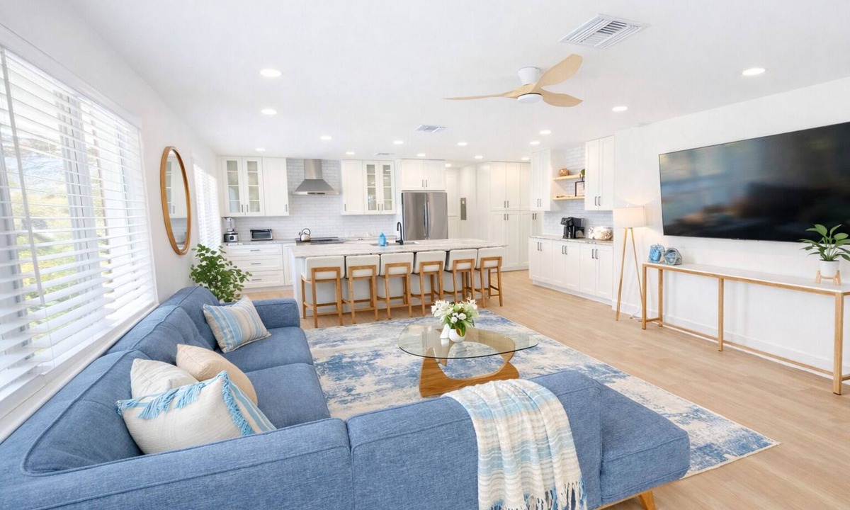 Ridge Wood Heights Apartment | Bright Sarasota Apartment Near Siesta Key